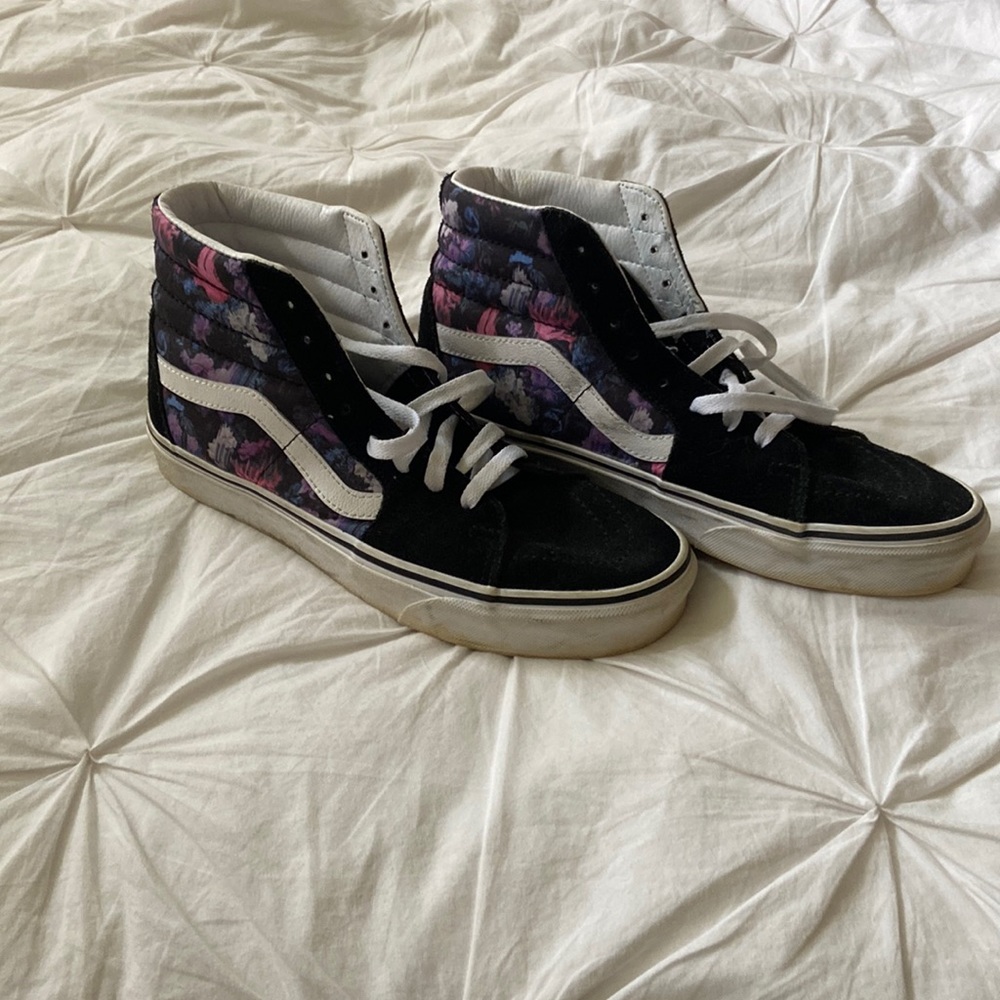 Vans womens high top skater sneakers | excellent preowned condition